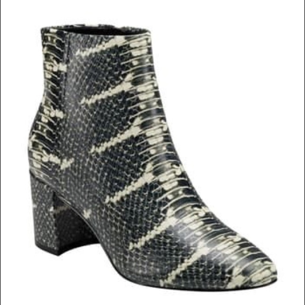 NWT Marc Fisher Jaydyn Snakeskin Ankle Bootie